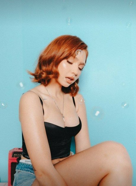 Renata Valliulina desnuda onlyfans