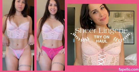 alliehbfree onlyfans boobs