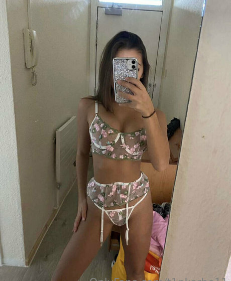 tinkerbell230 onlyfans nudes leaked