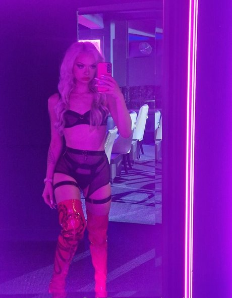 sophiestorm nude leak onlyfans