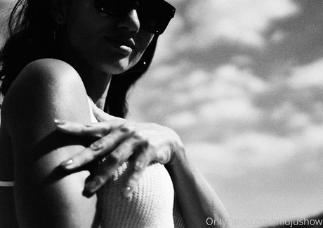 beach blonde onlyfans art nude still