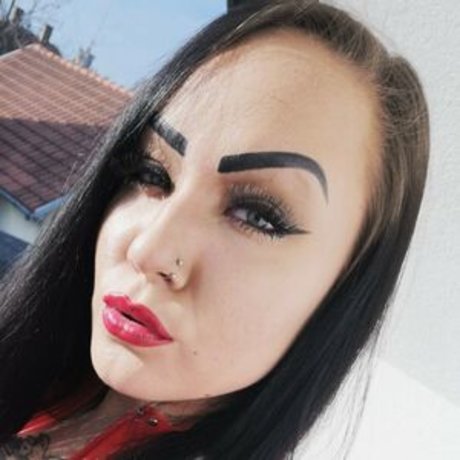 shiny queen onlyfans mega