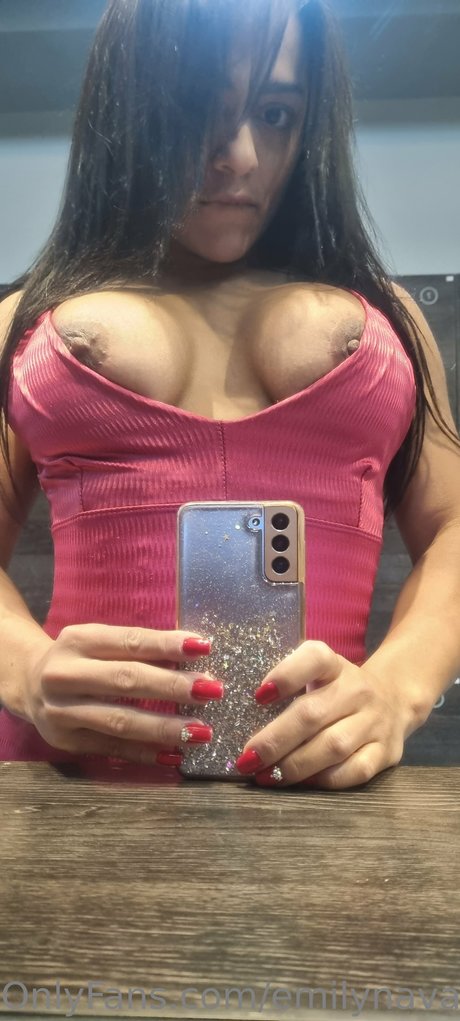 Emily Nava feet onlyfans