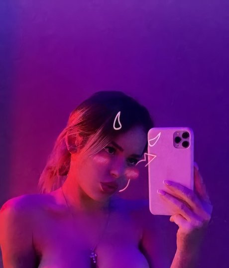 redhead slut onlyfans beautiful selfie