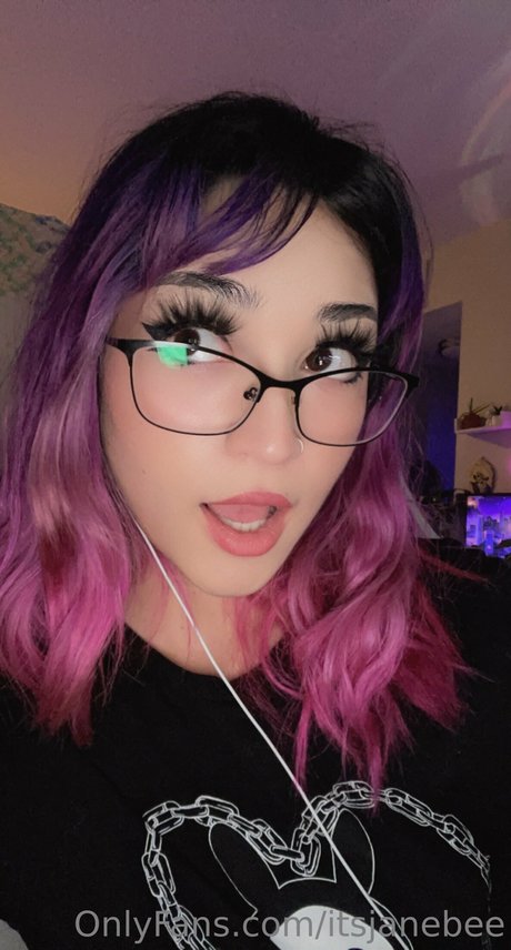 Jane Bee onlyfans naked pics