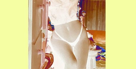 cleoisaway onlyfans tits