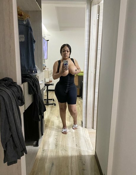 Lacey Duvalle desnuda onlyfans