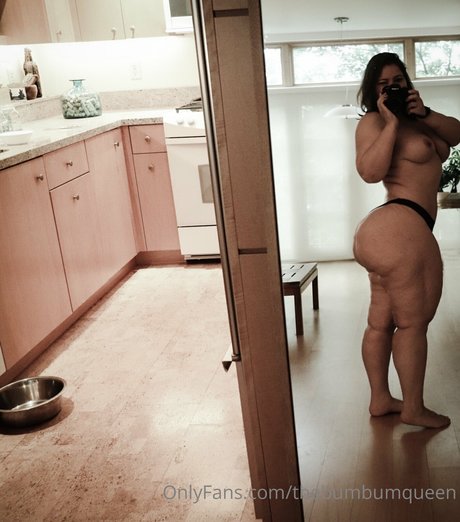 TheBumbumqueen onlyfans striptease