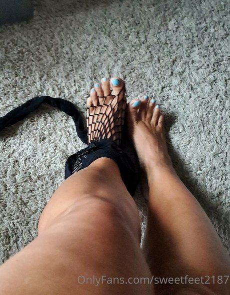 sweetfeet2187 onlyfans model photos