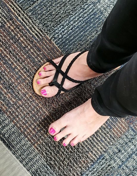 sweetfeet2187 only fans porn