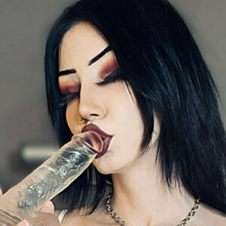 Hexdarling is on onlyfans