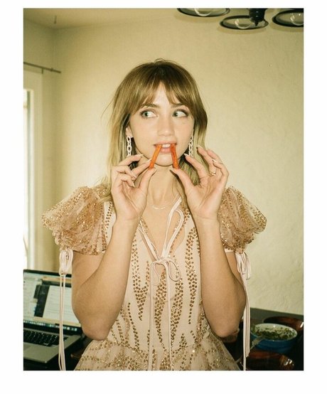 Emily Rudd onlyfans nsfw