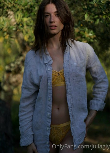 tall busty onlyfans hot frame