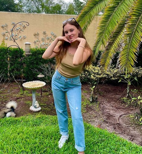 ASMR Darling leaked onlyfans.