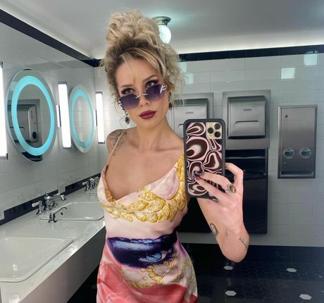 Halsey onlyfans nudes leaks