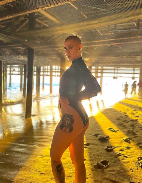 Comicbookgirl19 only fans.