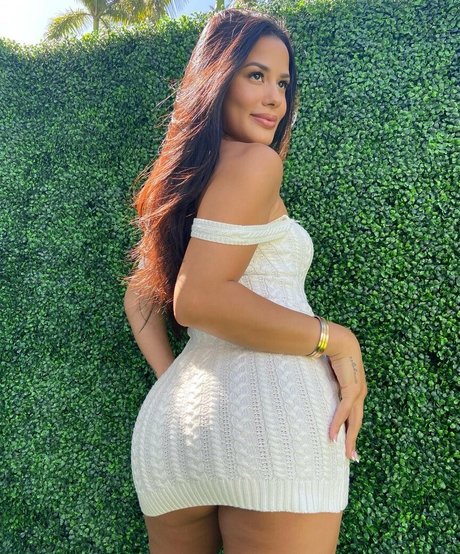 Katya Elise Henry only fans pictures