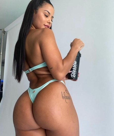 Katya Elise Henry onlyfans model