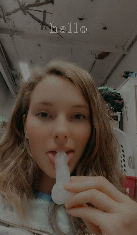 lili blossom only fans pic