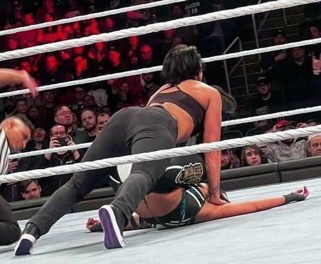 glasses onlyfans naked pic