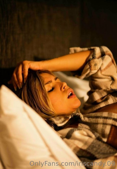 iriscandy 09 onlyfans desnuda