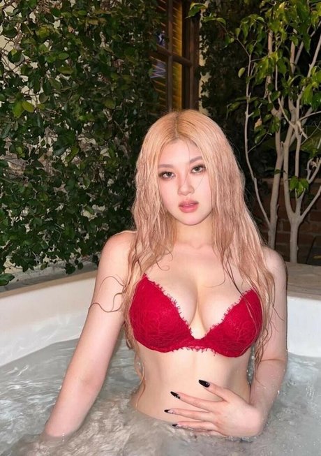 Allissa Shin only fans sex