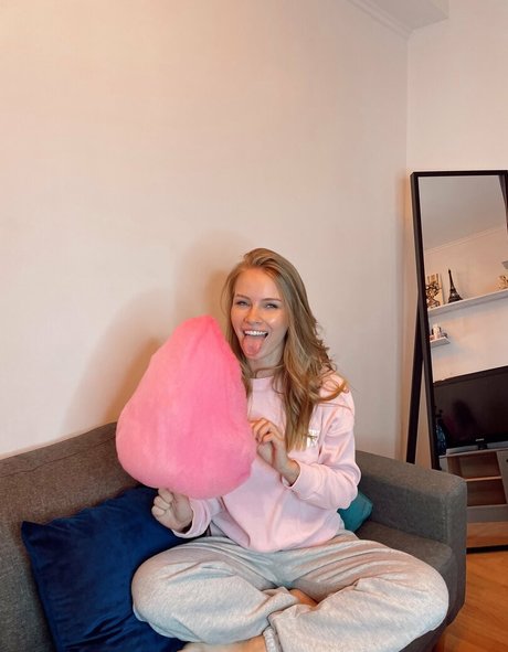 bbw brunette onlyfans hot sexy photo