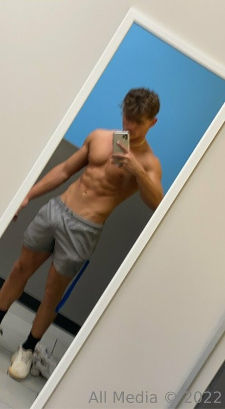 taylorsfree strip onlyfans