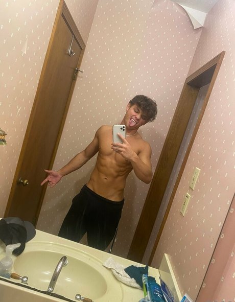 taylorsfree nude leak onlyfans