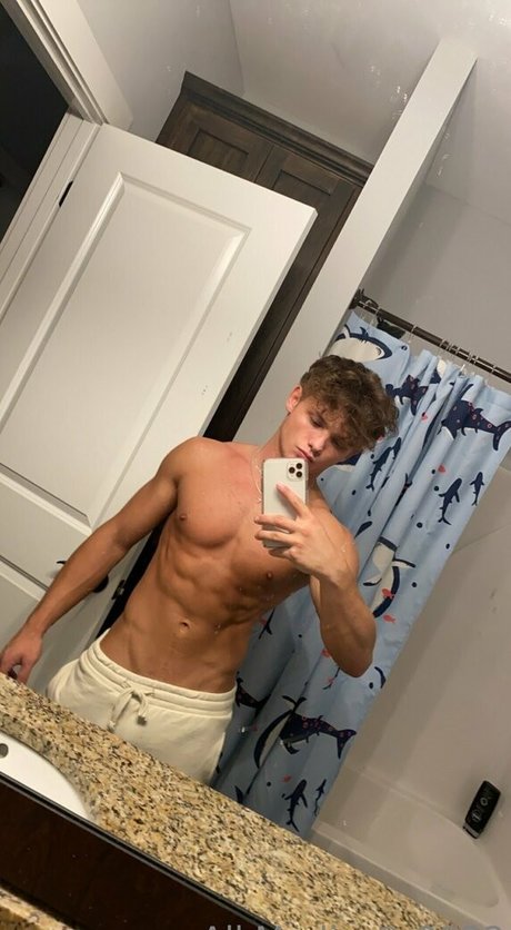 taylorsfree onlyfans model photo