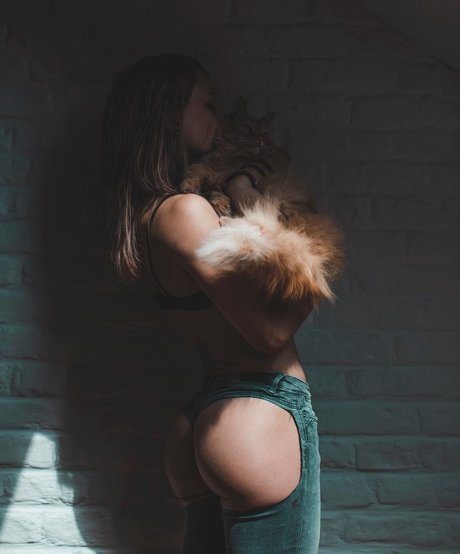 Aline Dessine leaked onlyfans.