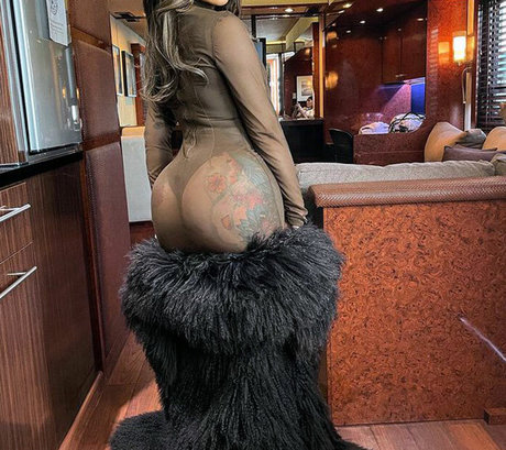 Cardi B sexy onlyfans
