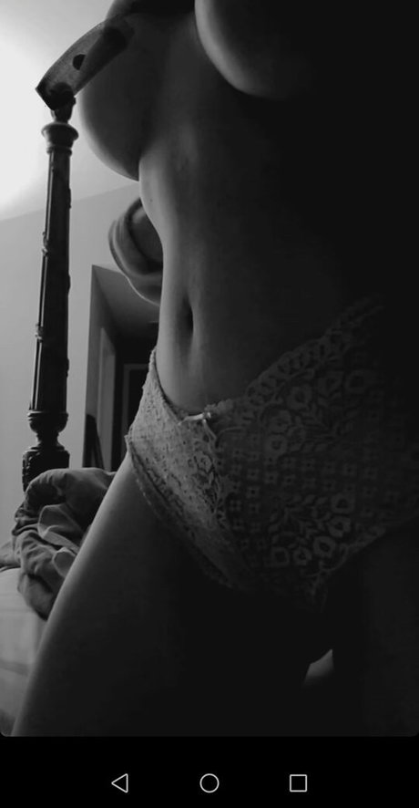 Michelle Miele onlyfans model photos