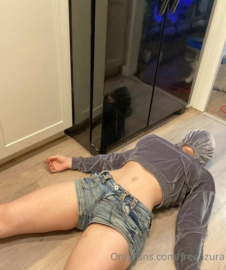 freeazura naked onlyfans