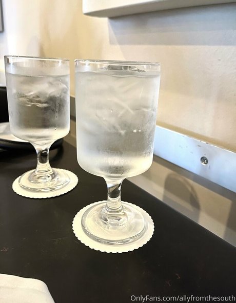 allyfromthesouth onlyfans leaked photos