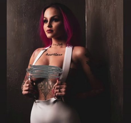 Dzsenifer Vajai onlyfans naked