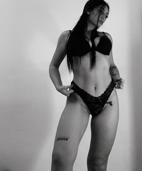 Sara Secciss onlyfans sex tape