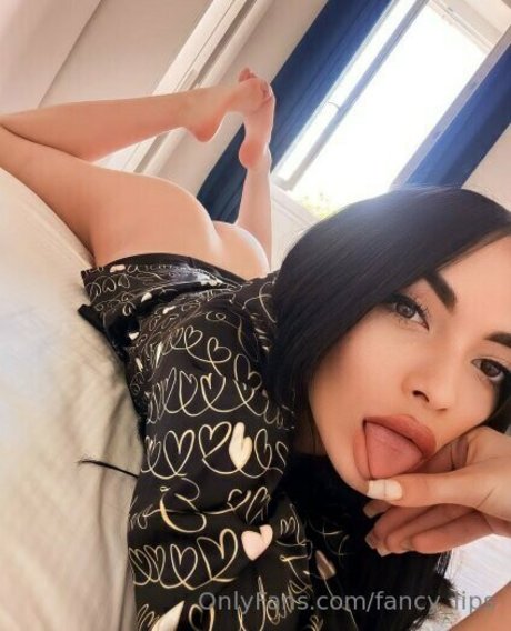 fancy lips onlyfans ass