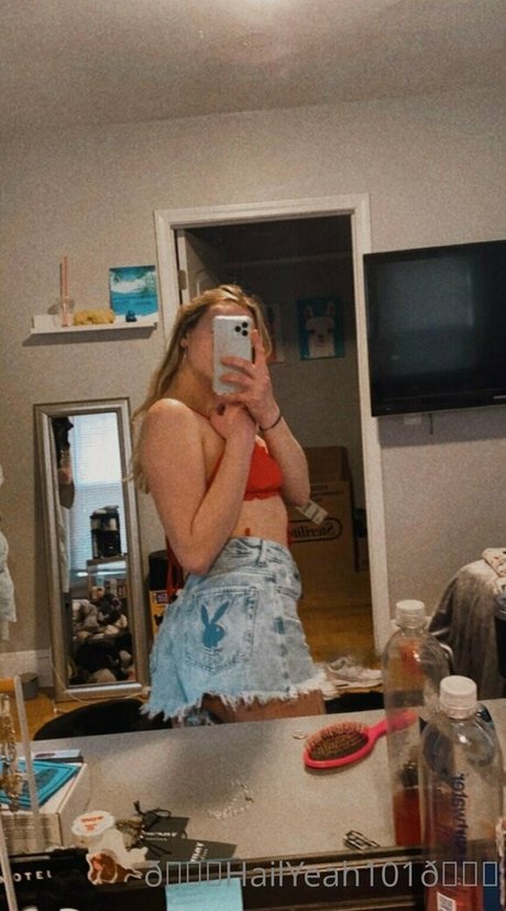 hailyeah101 onlyfans topless