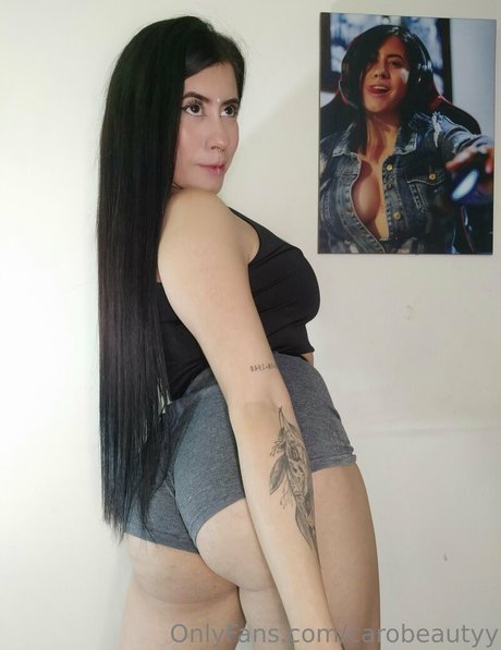 carobeautyy onlyfans model photos