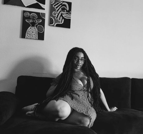 Locked Honey Princess onlyfans leaked.