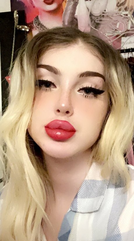 cutiepii33quinn onlyfans model photo