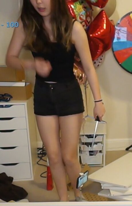 ExtraEmily onlyfans leaked dirtyship