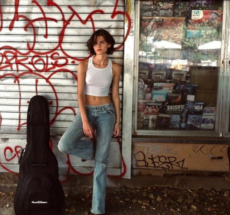 Bec Lauder onlyfans topless