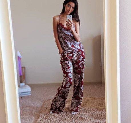 ASMR Glow leaked onlyfans.