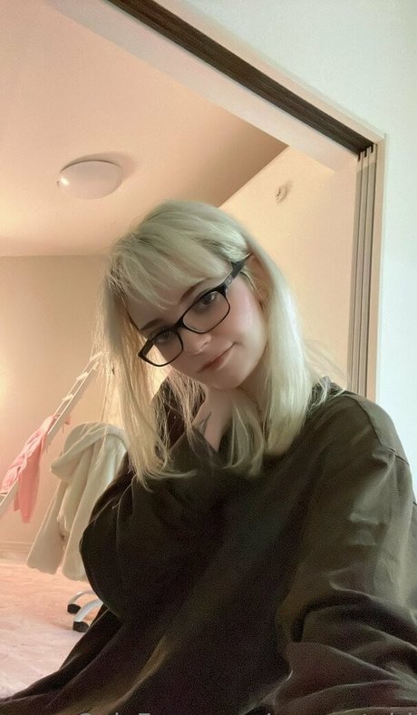 eurocatgirl strip onlyfans