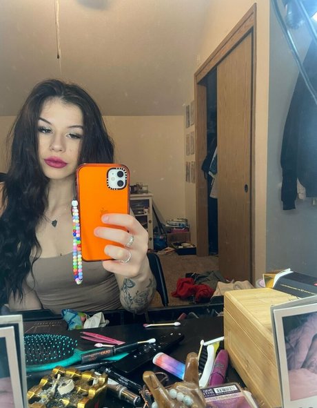 lizzysnyder18 onlyfans x