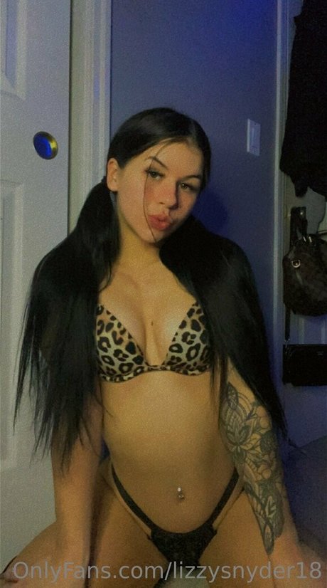 lizzysnyder18 nudes onlyfans leaks