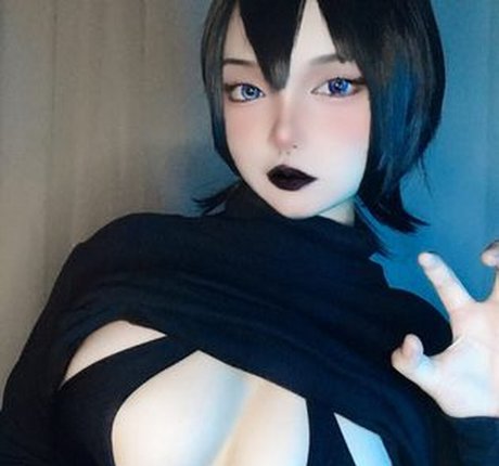 miraaamiku onlyfans post