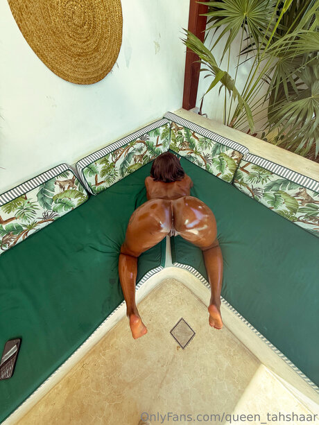 Queen tahshaar only fans nude leaks